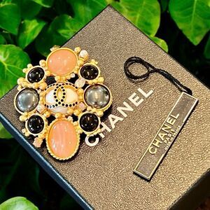 Chanel Gripoix Gold and Black Brooch